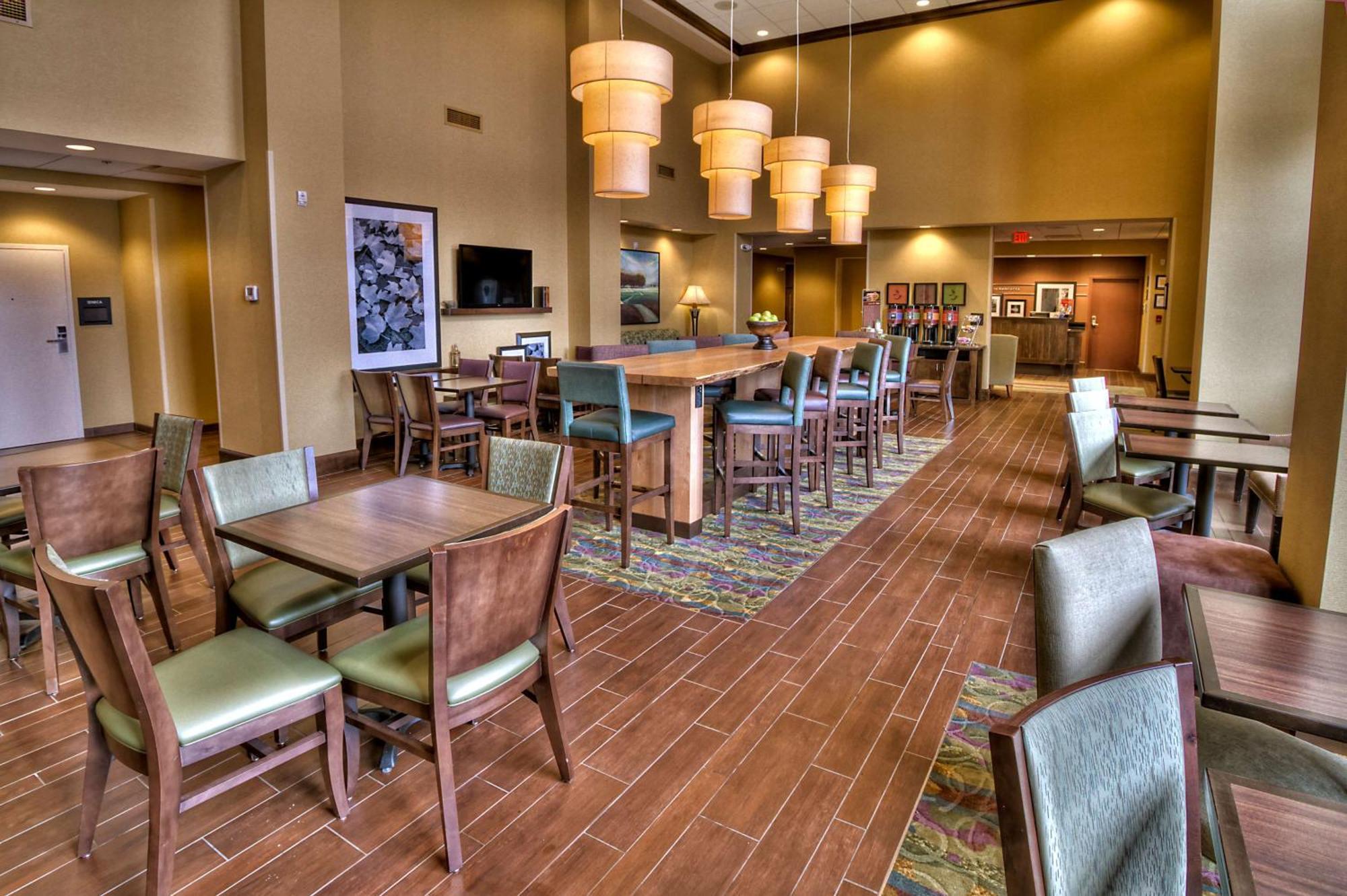Hampton Inn & Suites Rochester/Henrietta Exterior photo